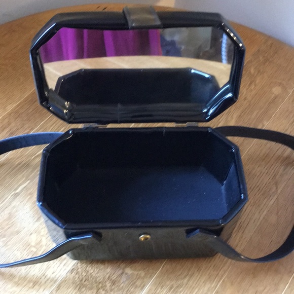 1950’s Vintage Black Patent Leather Box Purse - Picture 5 of 7